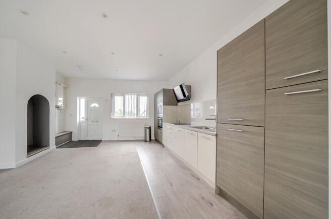 3 bed Flat for sale Image 7