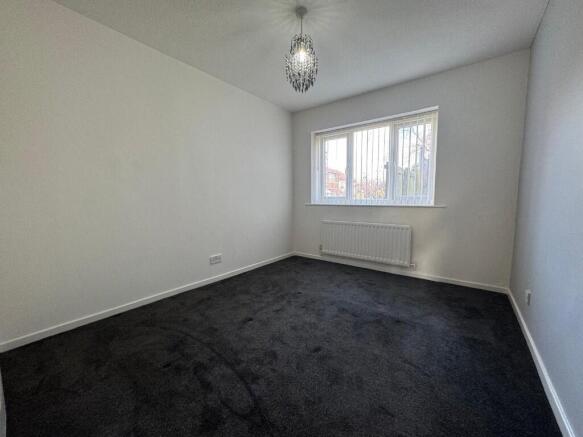 2 bed Flat to rent Image 4