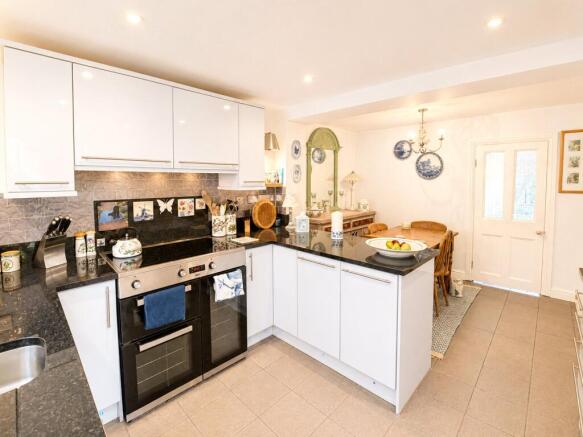 2 bed Terraced for sale Image 4
