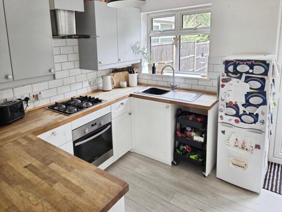 2 bed Semi-Detached for sale Image 4