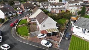 63, Oaklands, Llanelli SA14 8DH
