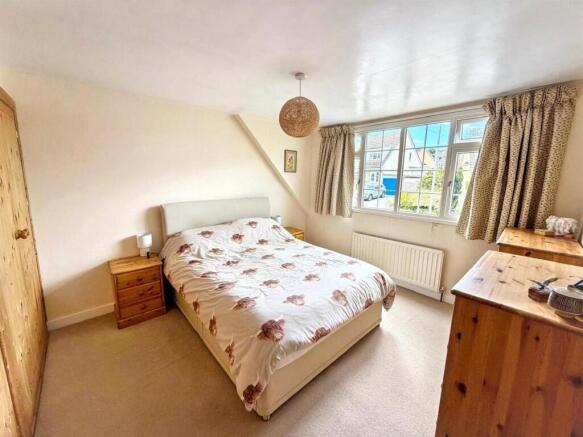 3 bed Detached for sale Image 9