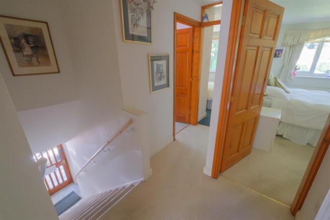 2 bed Apartment for sale Image 12