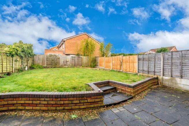 3, Bealeys Close, Bloxwich, Walsall, WS3 2JP (27 o