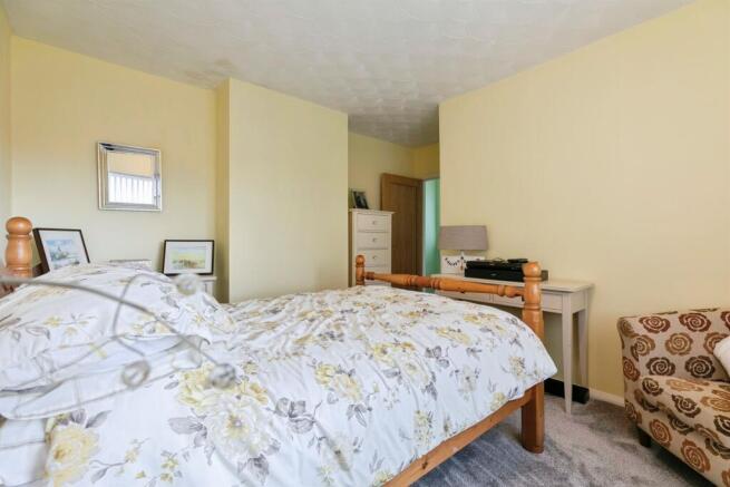3 bed Semi-Detached for sale Image 11
