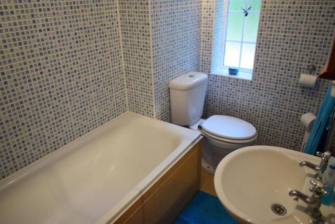 Ensuite 1.JPG