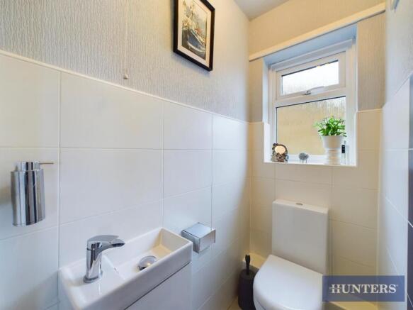 2 bed Apartment to rent Image 9
