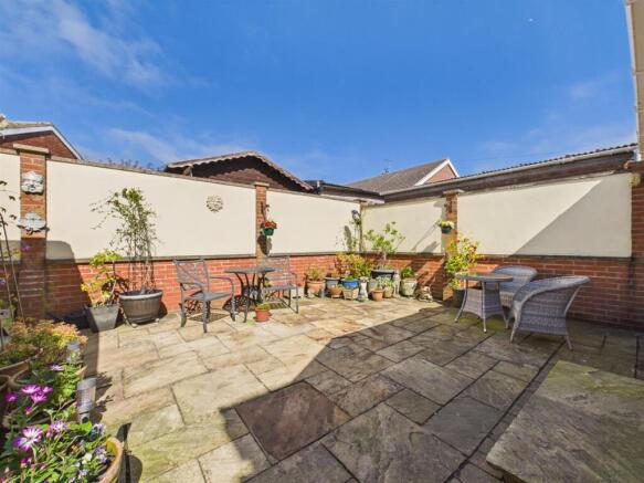 3 bed Semi-Detached for sale Image 10