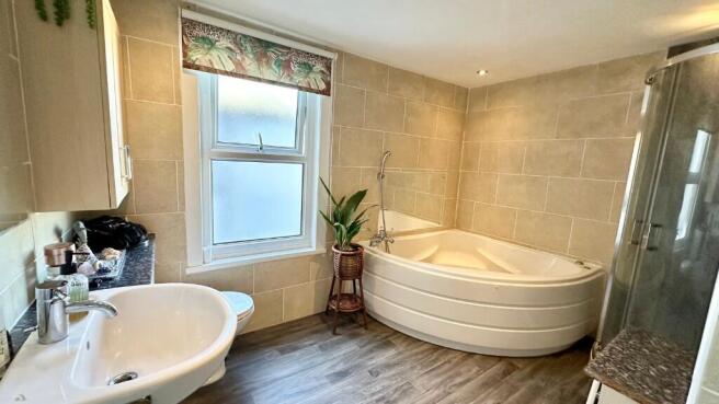 2 bed Terraced for sale Image 8