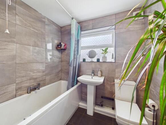 3 bed Terraced for sale Image 6