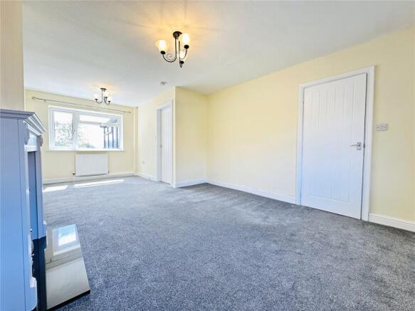 3 bed Terraced to rent Image 9