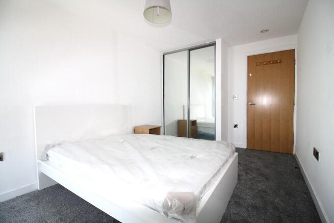 2 bed Apartment to rent Image 10