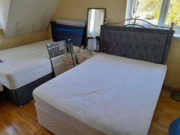 3 bed House Share to rent Image 11