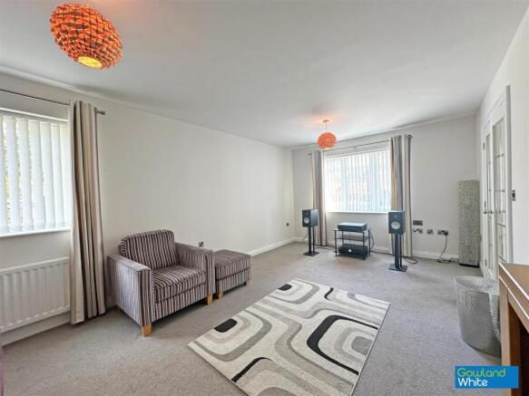 4 bed Detached for sale Image 2