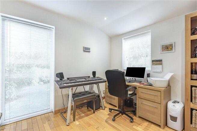 Bedroom/Study