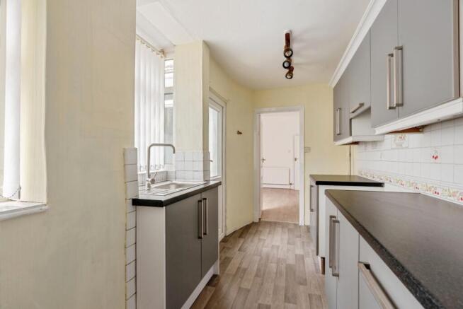 2 bed Terraced for sale Image 5
