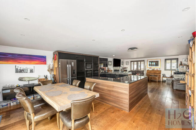 The Strand, Colli...