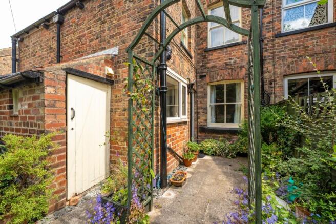 2 bed Terraced for sale Image 7