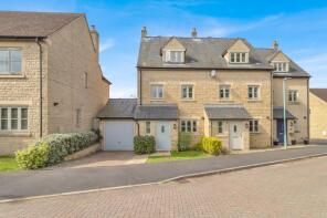 2, Deacons Close, Stonehouse GL10 3GA