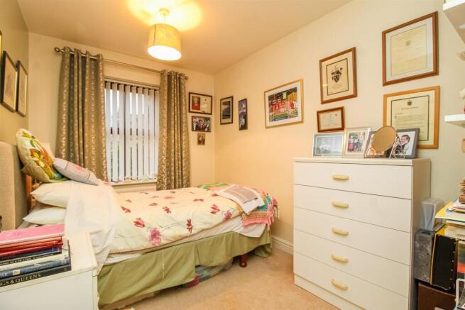 2 bed Ground Flat for sale Image 5