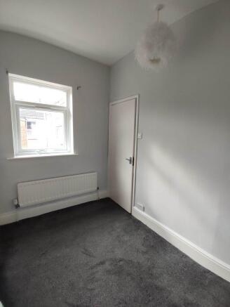 2 bed Terraced to rent Image 9