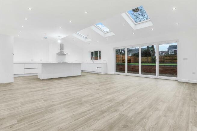 Living / dining / kitchen