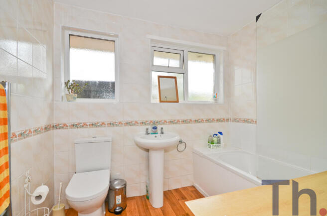 Family Bathroom.JPG