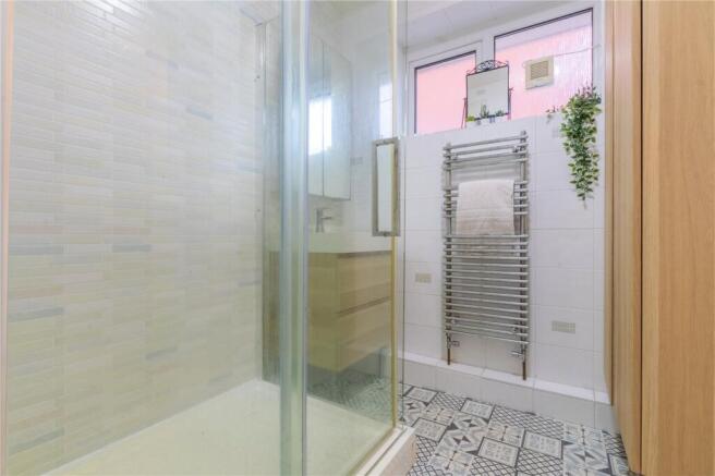 4 bed Detached for sale Image 12