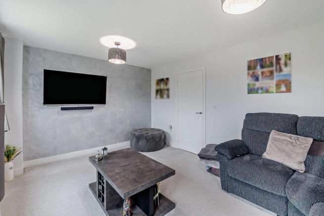 3 bed Semi-Detached for sale Image 9