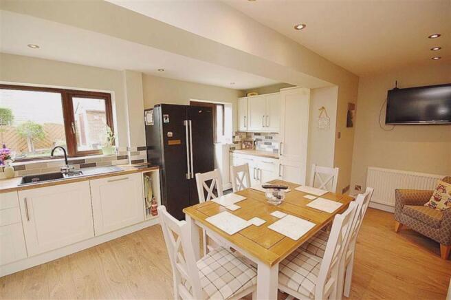 Breakfast Kitchen/Family Room