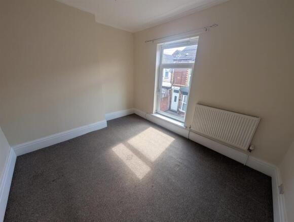 2 bed House to rent Image 7