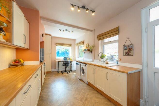 3 bed Terraced for sale Image 7
