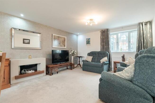 Flat 2, Sherborne Avenue (9 of 16).jpg