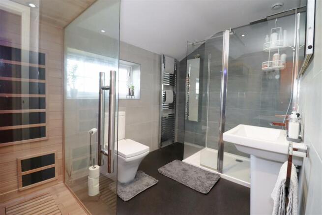 Shower Room & Sauna