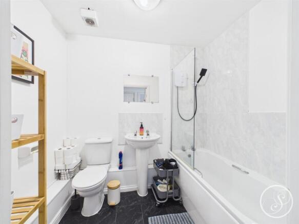 2 bed Apartment for sale Image 11