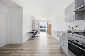Flat 28, 1 Defiant House, Kellett Street, Uxbridge UB10 0TX