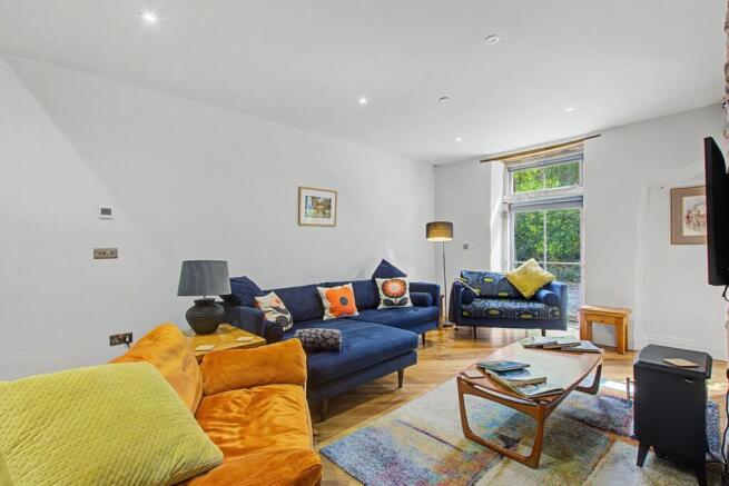 3 bed Terraced for sale Image 4