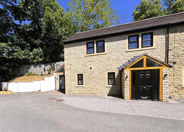 3 bed End of Terrace for sale in halifax