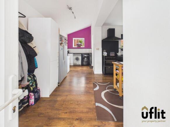 3 bed Semi-Detached for sale Image 5
