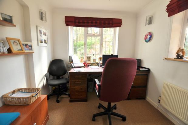 bedroom/study