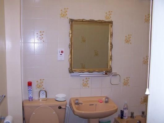 BATHROOM/WC