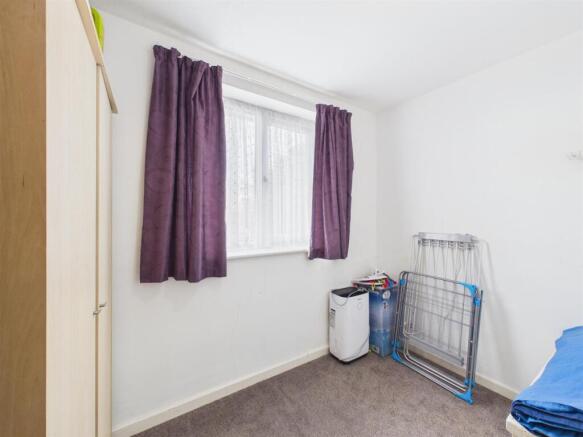 4 bed Semi-Detached for sale Image 8