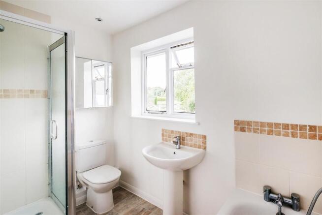 house. estate agent Dunsfold bathroom