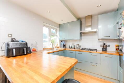 Barnes Cray Road, Dartford, Kent