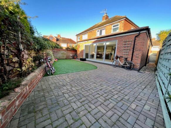 20 Westfield Drive 7.jpg