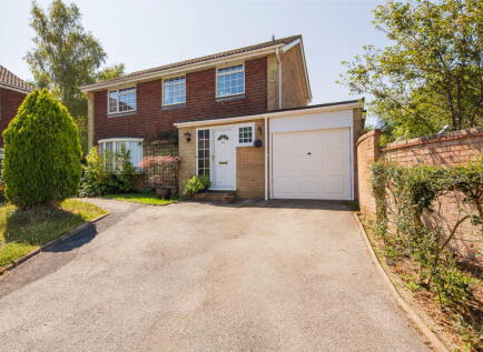 Nursery Way, Heathfield