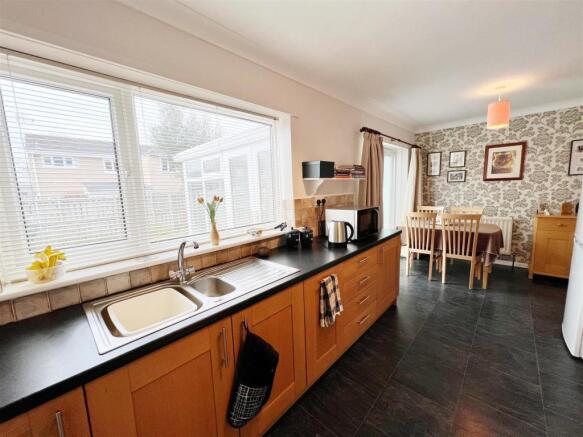 Kitchen Diner 5.jpg