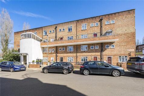 Frensham Drive, London, SW15