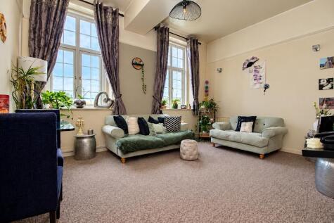 Lloyd Court, High Street, Deal, Kent, CT14 6AF