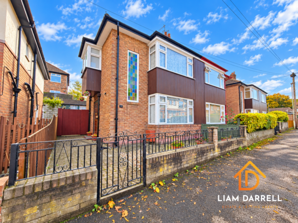 3-bed semi-detached on Harley Street, Scarborough, North Yorkshire, £160,000